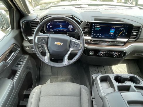 Used 2022 Chevrolet Silverado 1500 LT w/ Protection Package image 5