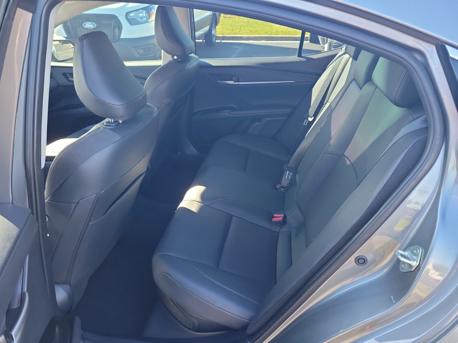 Used 2025 Toyota Camry XLE FWD image 9