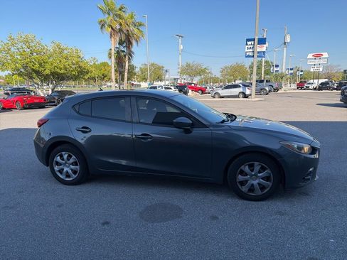 Used 2014 MAZDA MAZDA3 i Sport image 3