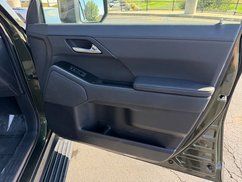 Used 2024 Lexus GX 550 w/ Cold Area Package AWD/4WD image 16