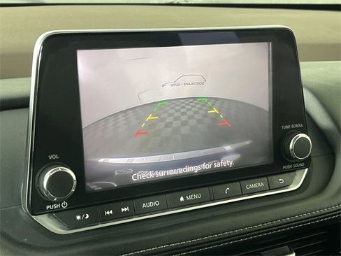 Certified 2022 Nissan Rogue SV image 17