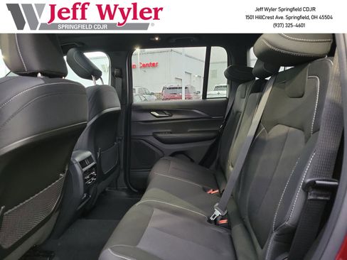 New 2025 Jeep Grand Cherokee Laredo X image 16