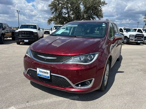 Used 2017 Chrysler Pacifica Limited w/ Advanced Safetytec Group FWD image 1
