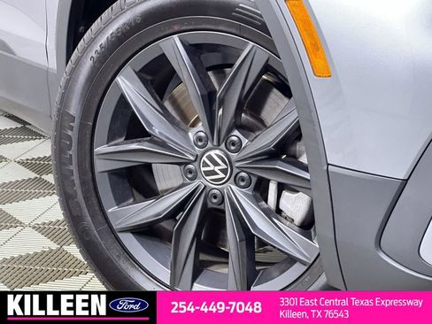 Used 2024 Volkswagen Tiguan SE image 8