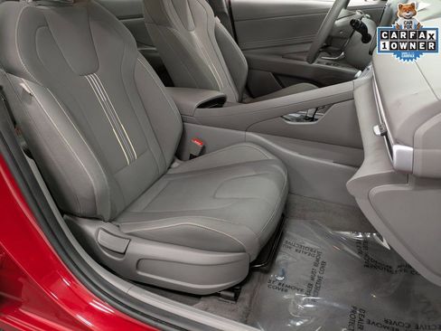 Used 2023 Hyundai Elantra SEL w/ Convenience Package image 30
