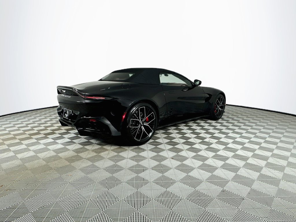 Used 2022 Aston Martin V8 Vantage Roadster RWD image 34