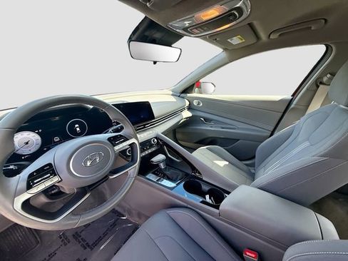 Certified 2023 Hyundai Elantra SEL w/ Convenience Package image 20