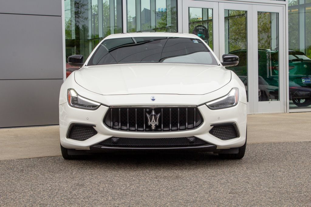 Used 2024 Maserati Ghibli Modena Q4 AWD/4WD image 2