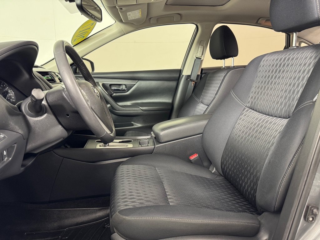 Used 2017 Nissan Altima 2.5 SV w/ Convenience Package FWD image 11
