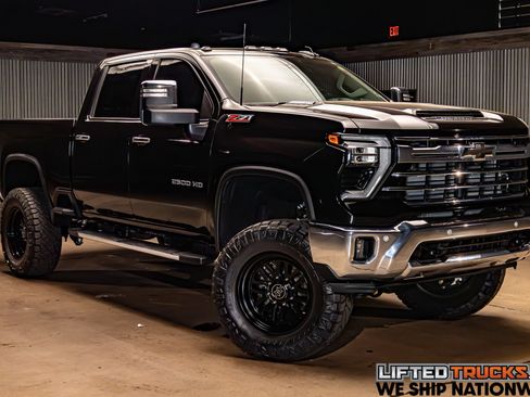 Used 2024 Chevrolet Silverado 2500 LTZ w/ LTZ Premium Package AWD/4WD image 1
