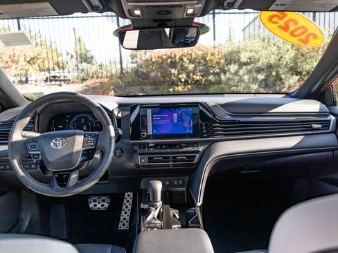 Certified 2025 Toyota Camry SE w/ Convenience Package FWD image 17