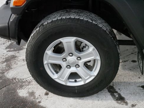 Used 2021 Jeep Wrangler Sport S image 15