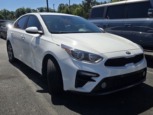 Used 2019 Kia Forte LXS FWD image 2