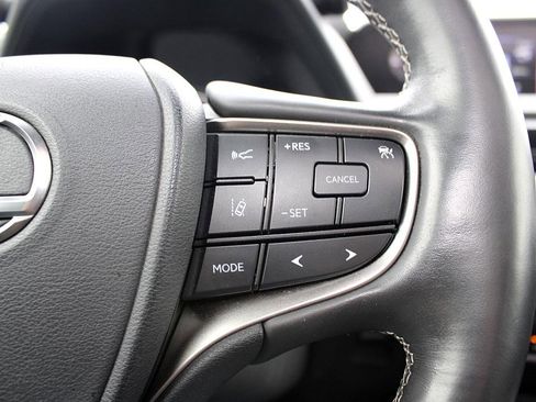 Used 2020 Lexus UX 250h w/ Premium Package image 11