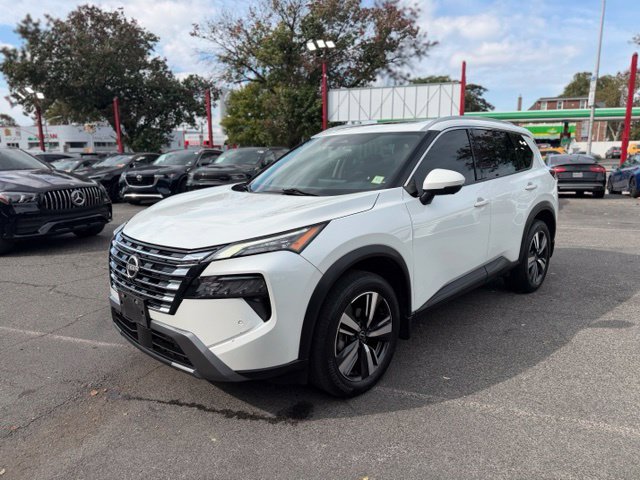 Used 2024 Nissan Rogue SL w/ SL Premium Package AWD/4WD image 1