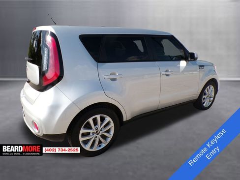 Used 2018 Kia Soul + image 9