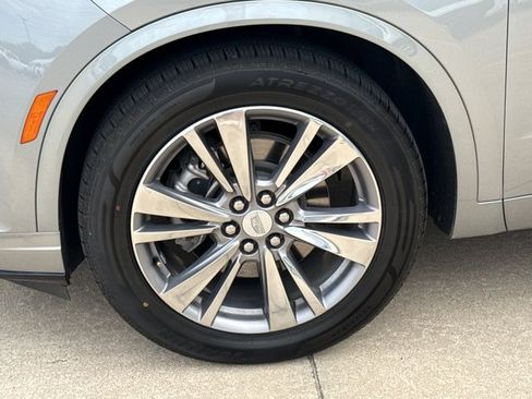 Used 2025 Cadillac XT6 Premium Luxury AWD/4WD image 18