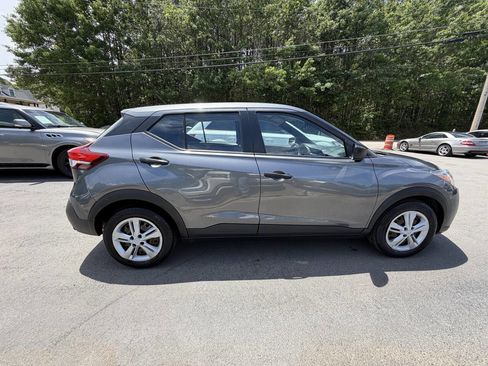 Used 2020 Nissan Kicks S FWD image 3