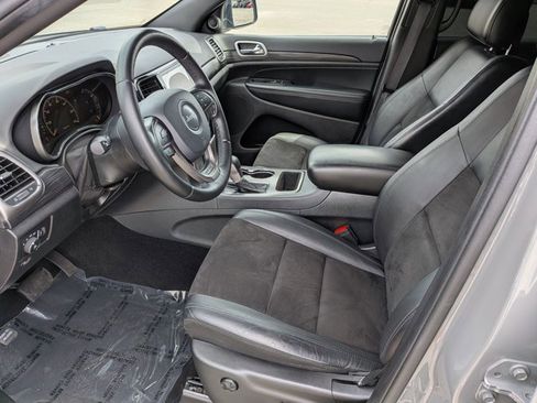 Used 2020 Jeep Grand Cherokee Altitude image 16