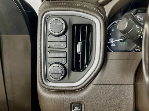 Used 2020 GMC Sierra 1500 SLT w/ SLT Premium Package AWD/4WD image 13