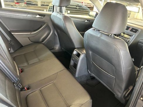 Used 2012 Volkswagen Jetta SE image 25