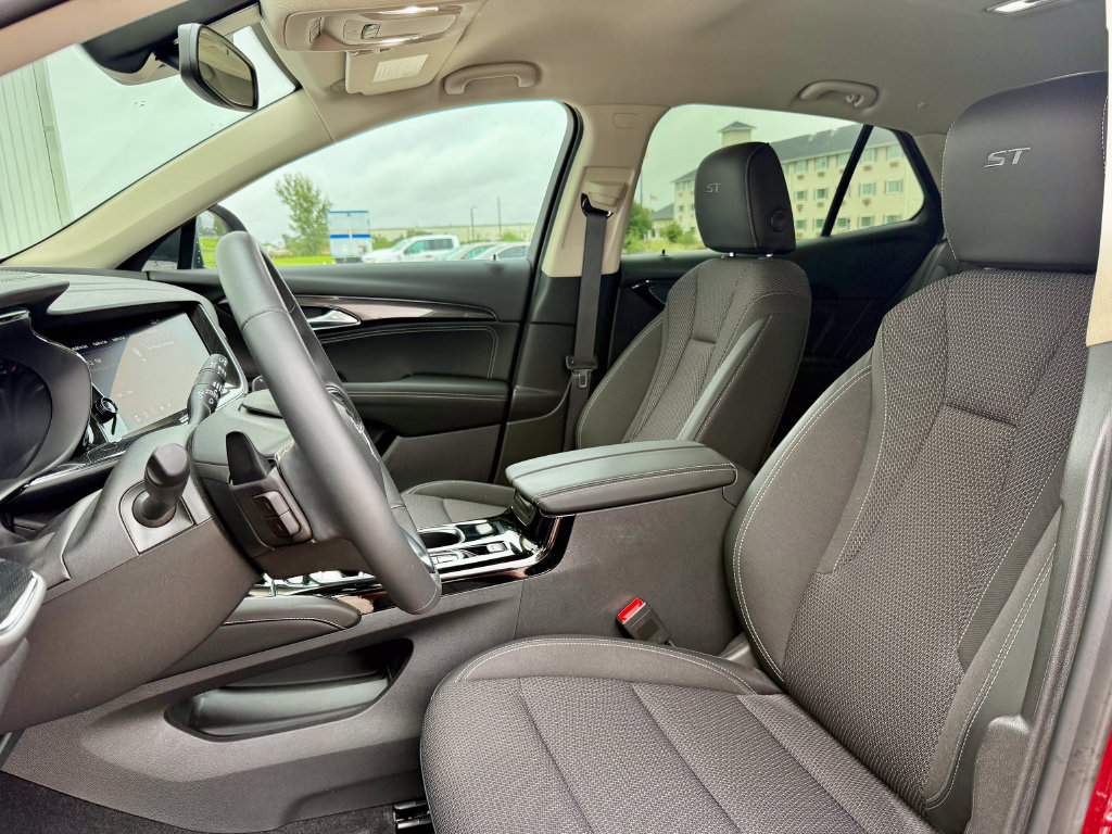 Used 2023 Buick Envision Preferred w/ Sport Touring Package AWD/4WD image 11