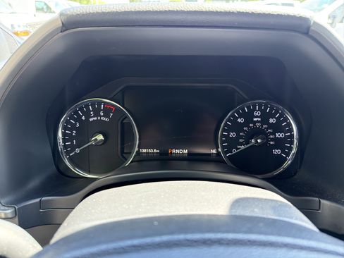 Used 2019 Ford Expedition Max XLT w/ Equipment Group 202A AWD/4WD image 21