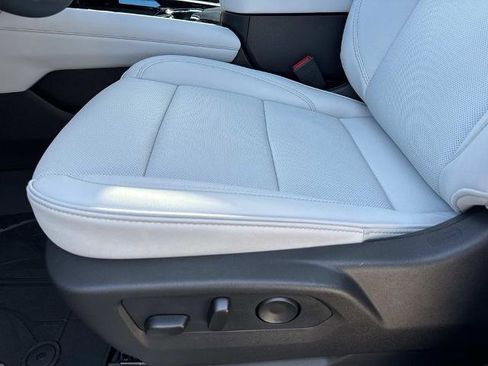 New 2026 Chevrolet Suburban Premier image 11