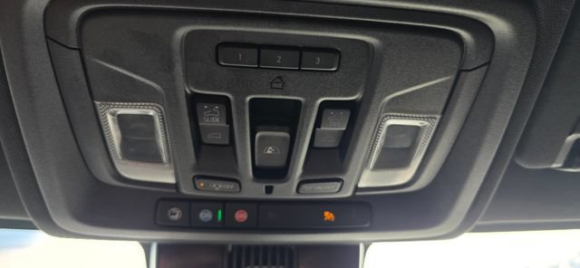 Used 2025 GMC Sierra 2500 AT4 w/ AT4 Premium Plus Package AWD/4WD image 28