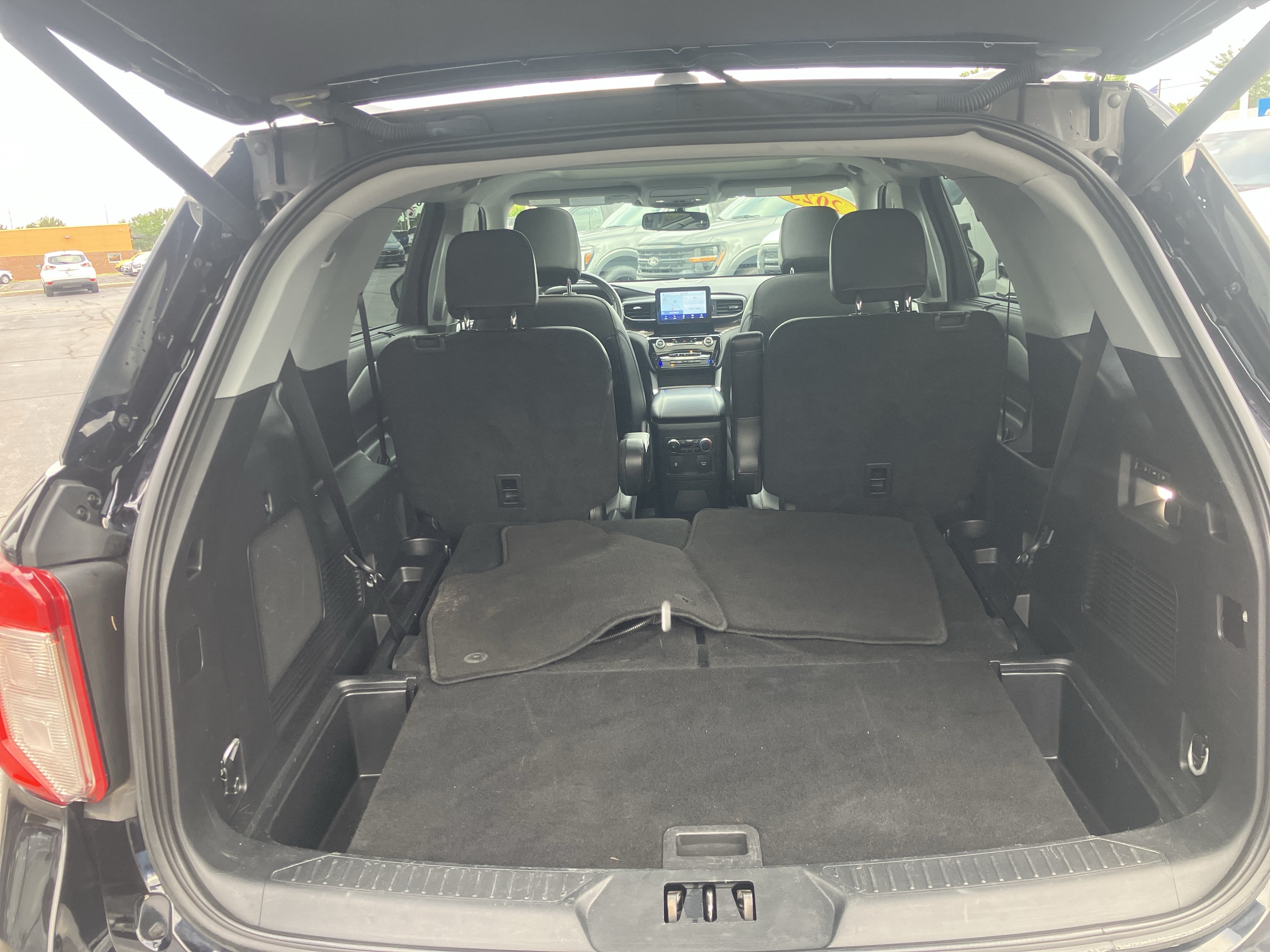 Certified 2023 Ford Explorer Limited AWD/4WD image 12