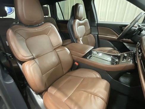 Used 2025 Lincoln Aviator Reserve w/ Luxury Package image 15