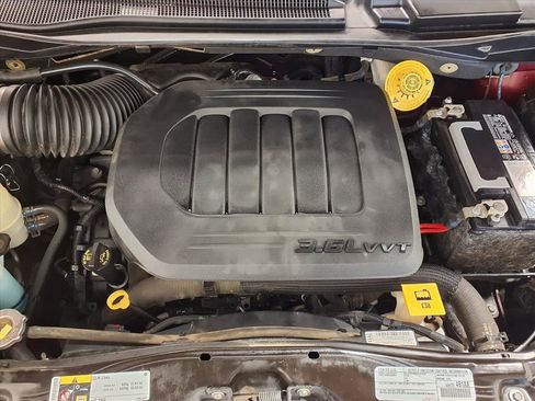 Used 2020 Dodge Grand Caravan SE w/ UConnect Hands-Free Group image 27