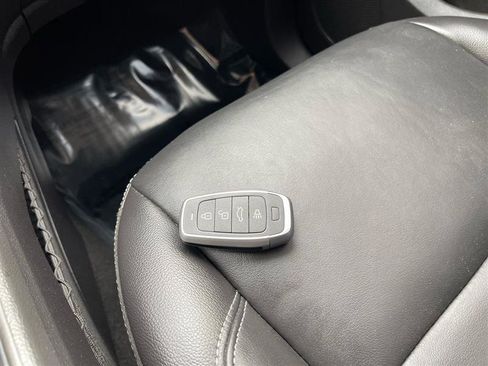 Used 2017 Ford Escape Titanium w/ Equipment Group 301A image 32