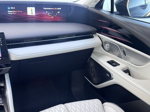 Used 2024 Lincoln Nautilus Black Label w/ Jet Appearance Package (87T) image 18