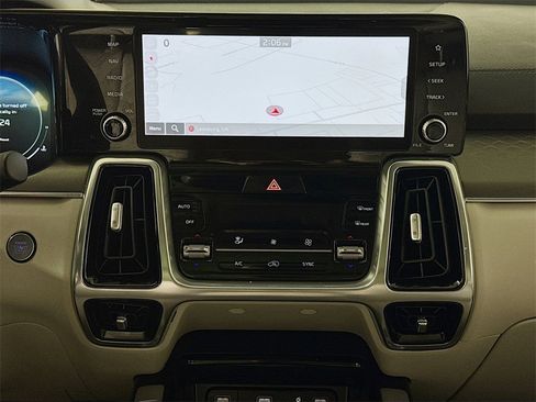 Used 2023 Kia Sorento SX image 13