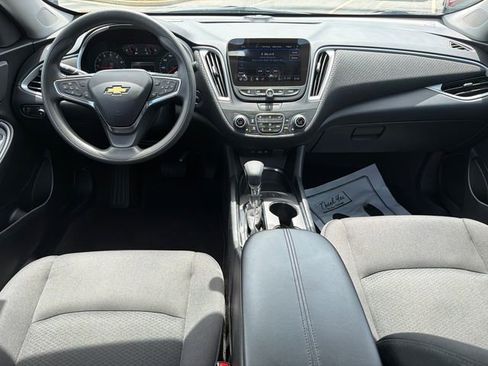 Used 2025 Chevrolet Malibu LT FWD image 22