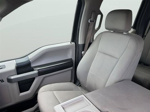 Used 2015 Ford F150 XLT RWD image 12