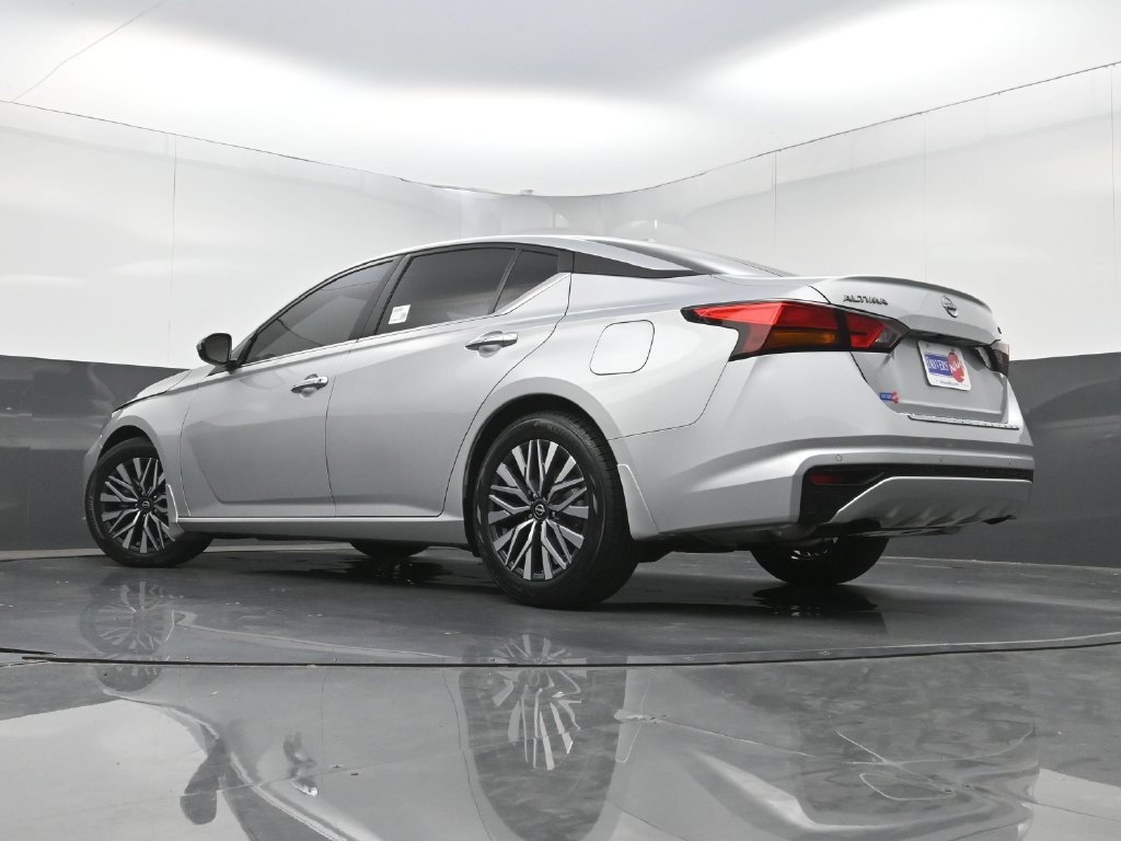 Used 2023 Nissan Altima 2.5 SV FWD image 25