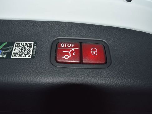 Certified 2025 Mercedes-Benz GLC 350e 4MATIC image 24