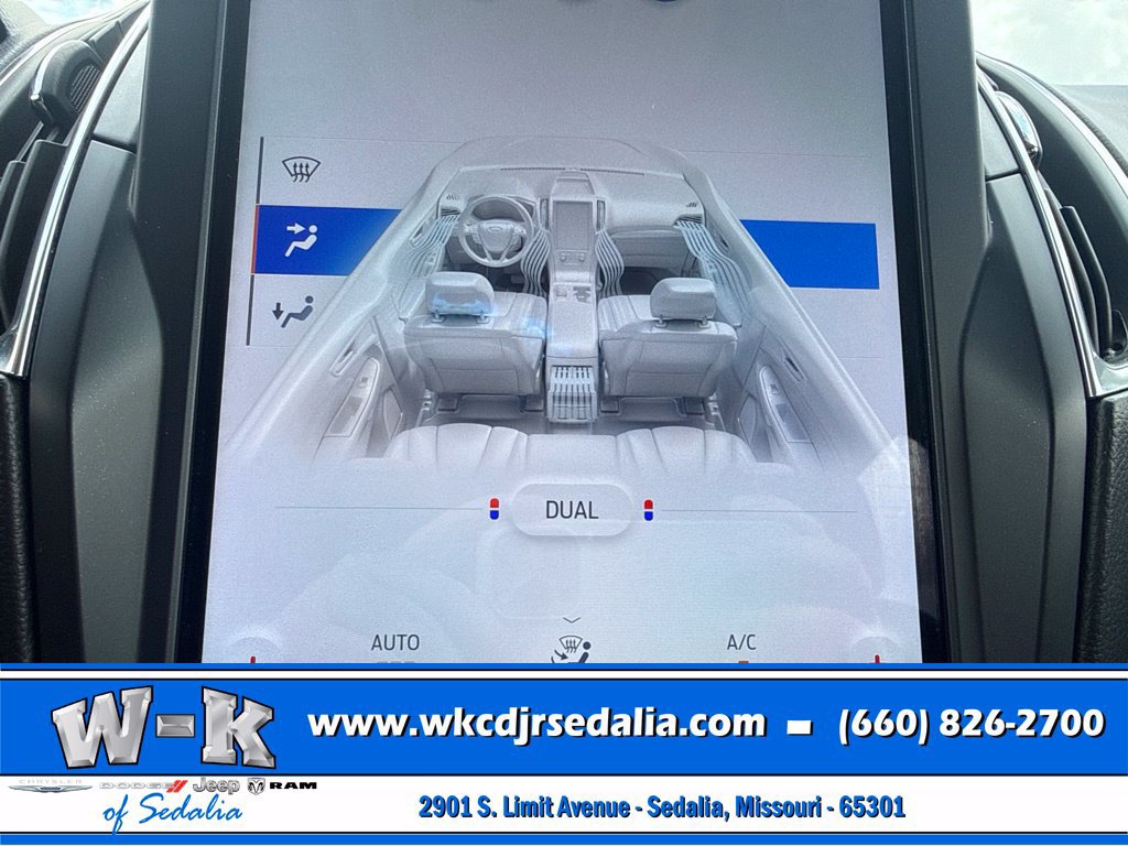 Used 2024 Ford Edge Titanium AWD/4WD image 49