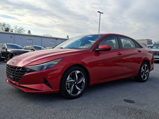 Used 2023 Hyundai Elantra SEL w/ Convenience Package video 1