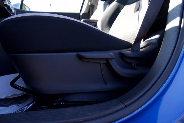Used 2020 Nissan Versa SV FWD image 25