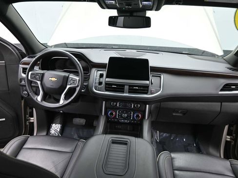Used 2024 Chevrolet Suburban Premier image 22