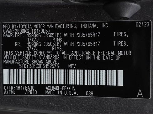Used 2023 Toyota Sienna XLE FWD image 44
