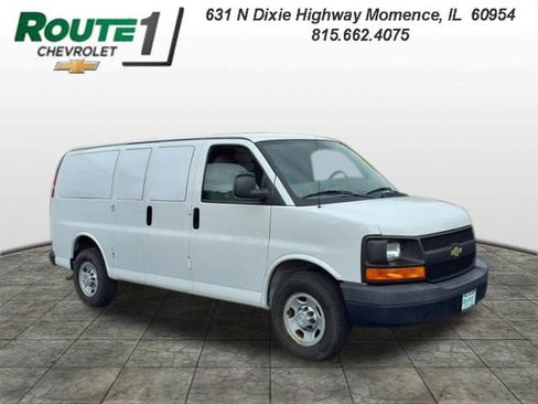 Used 2015 Chevrolet Express 2500 RWD image 2