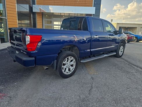 Used 2017 Nissan Titan SV AWD/4WD image 3