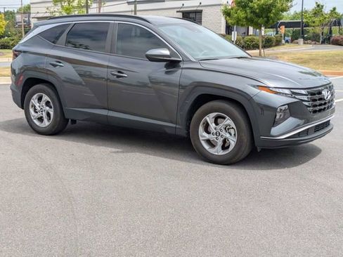 Used 2024 Hyundai Tucson SEL FWD image 2