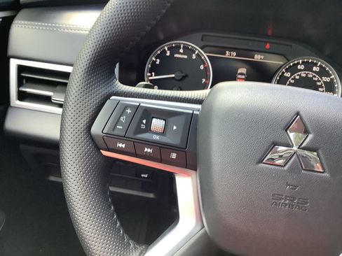 New 2025 Mitsubishi Outlander SE image 20