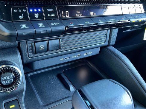 Certified 2024 Toyota Land Cruiser image 30