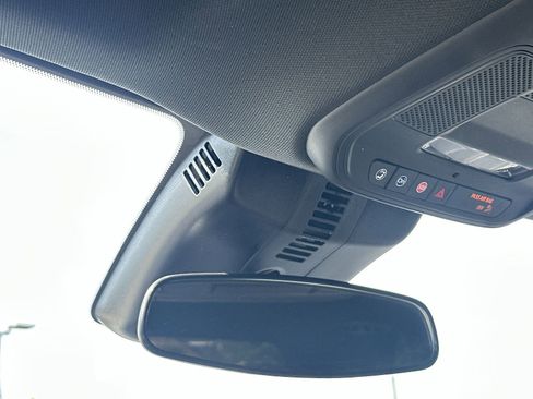 Used 2025 GMC Acadia Elevation image 29